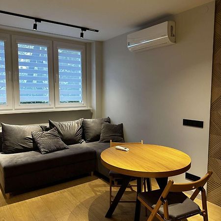 Apartament- Metro Trocka Warsaw Exterior photo